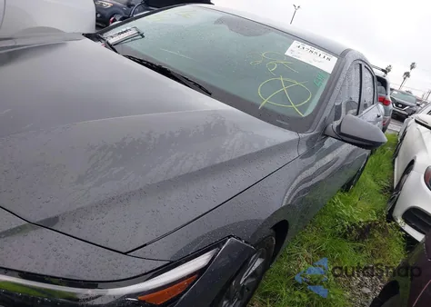 2024 Hyundai Elantra Sel z USA, uszkodzony, nr VIN KMHLM4DG8RU765121